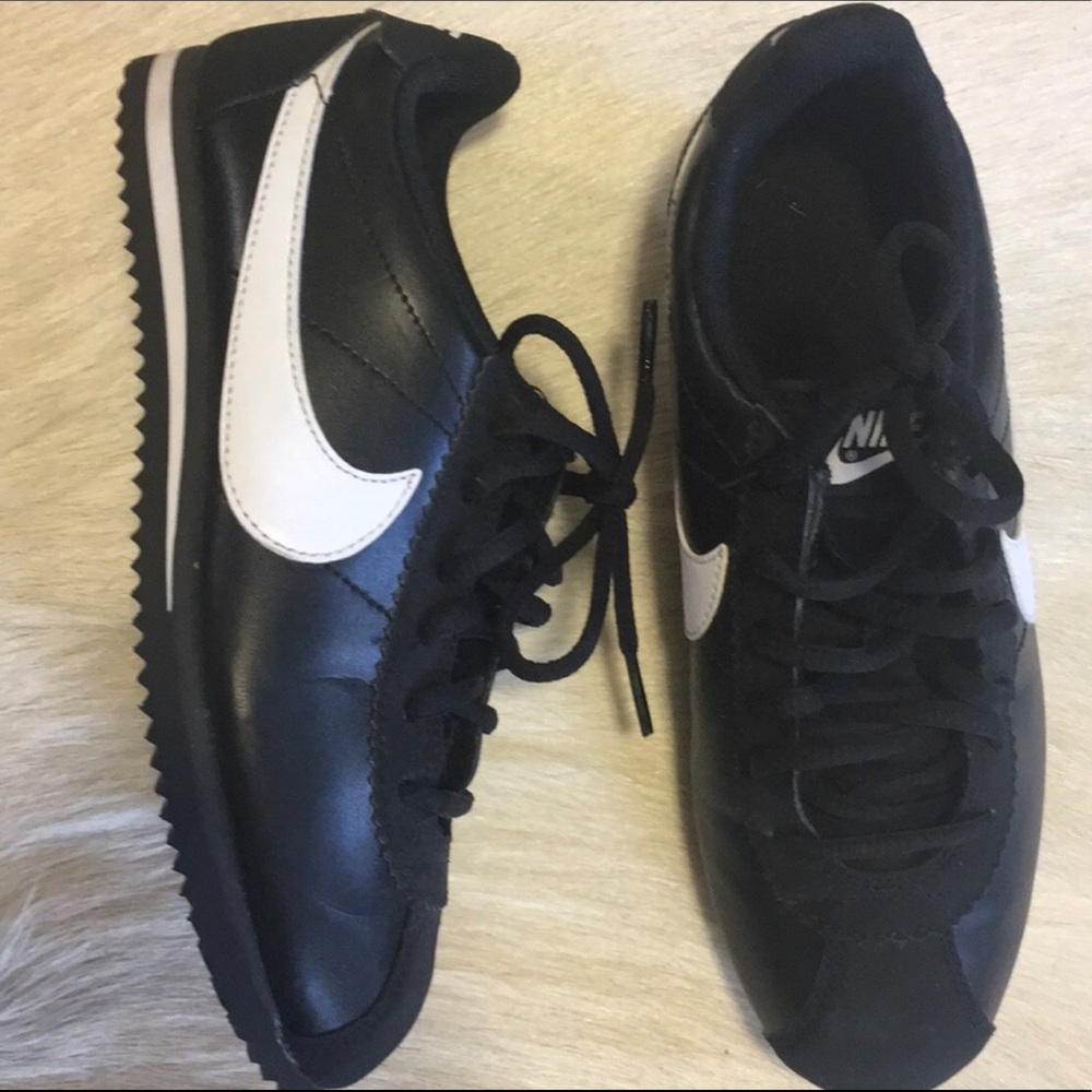 Nike Cortez basically new